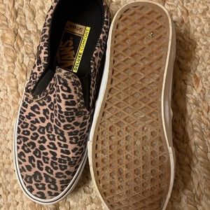 Leopard Vans